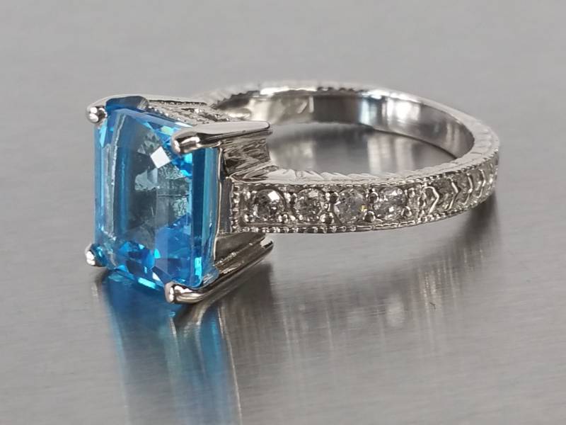 lot 17 image: Fine Natural Aquamarine and Diamond in 14k White Gold