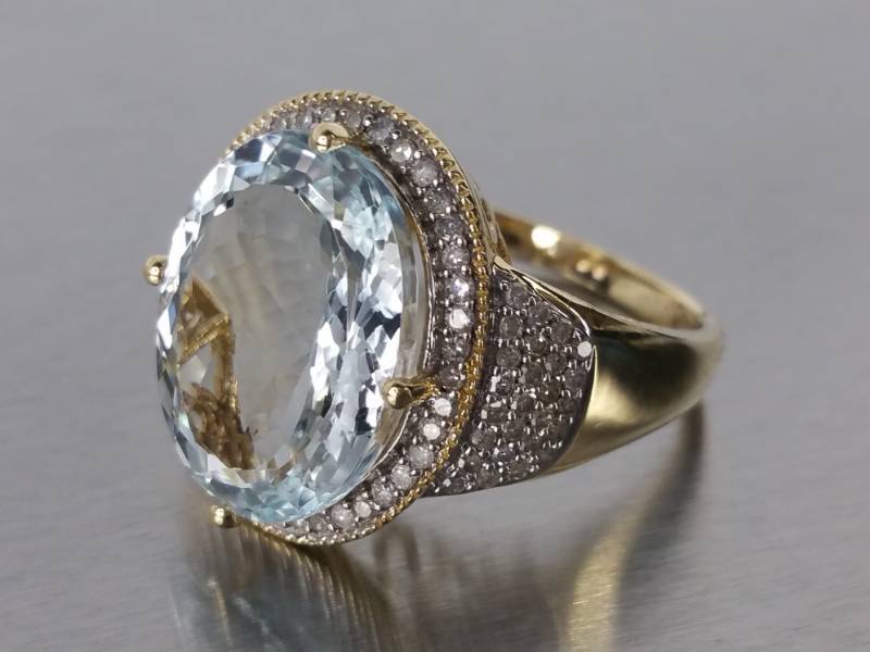 lot 20 image: Ladies 8CT Natural Aquamarine and Diamond Estate Ring in 14k Gold