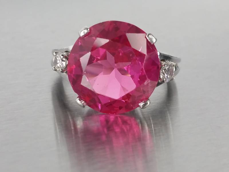 lot 26 image: Amazing Vibrant Pink Sapphire Solitaire and Diamond Custom Estate Ring in 14k Gold