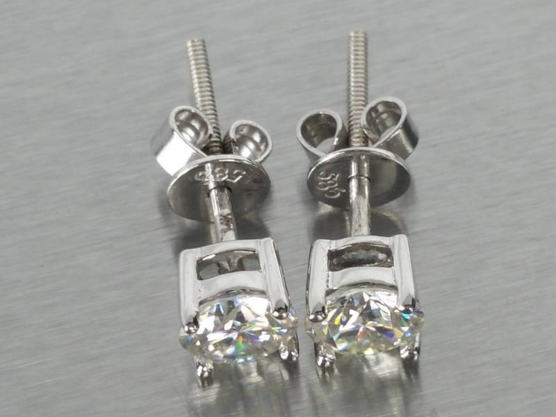 lot 43 image: 1 CT Moissanite Stud Screwback Earrings in 14k Gold