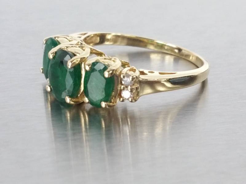 lot 46 image: Natural Emerald and Diamond Past Present Future Estate Ring in 14k Yellow Gold