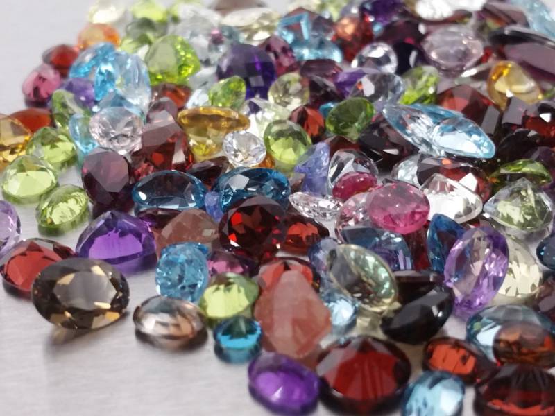 lot 68 image: 180 CT Natural Gemstones