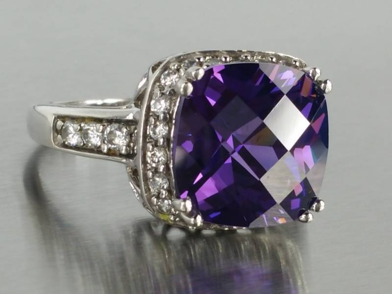 lot 78 image: Ladies 8 CT Gorgeous Amethyst Estate Ring in Sterling Silver