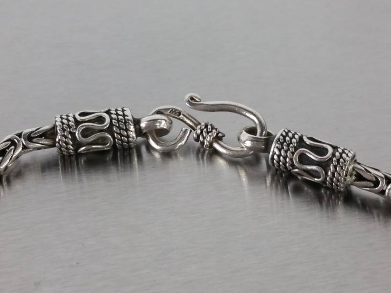 lot 79 image: Stylish Byzentine Sterling Silver Estate Bracelet