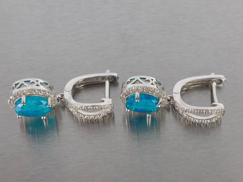 lot 85 image: 4 CT Emerald Estate Earrings in Sterling Silver