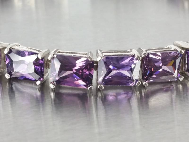 lot 92 image: Ladies Grape Garnet Estate Bracelet in Sterling Silver