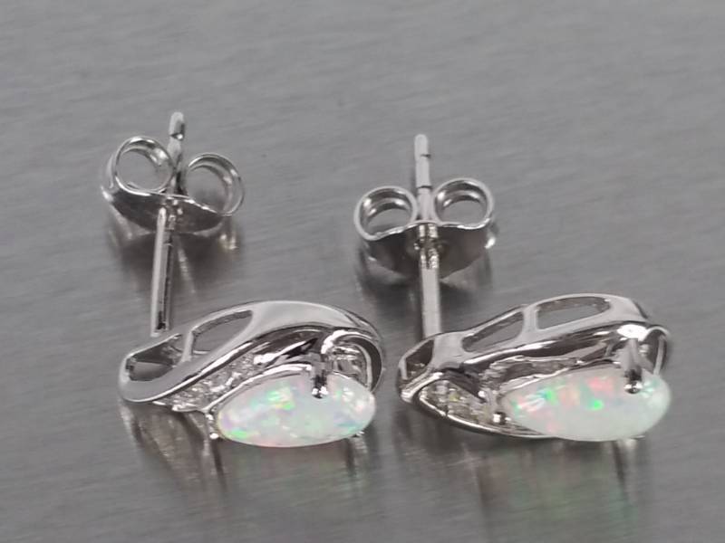 lot 103 image: Gorgeous Opal Earrings in Sterling Silver