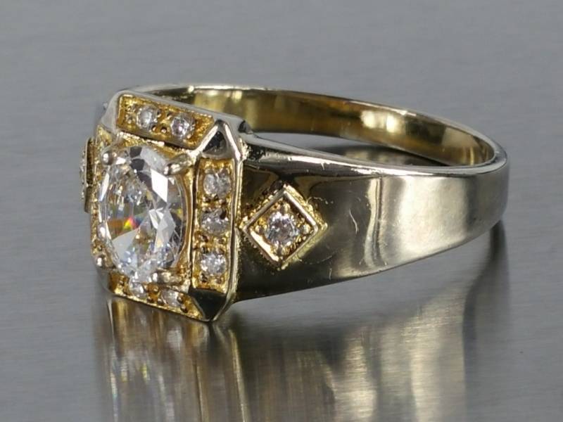 lot 112 image: Mens Handsome Estate Ring in Sterling Silver