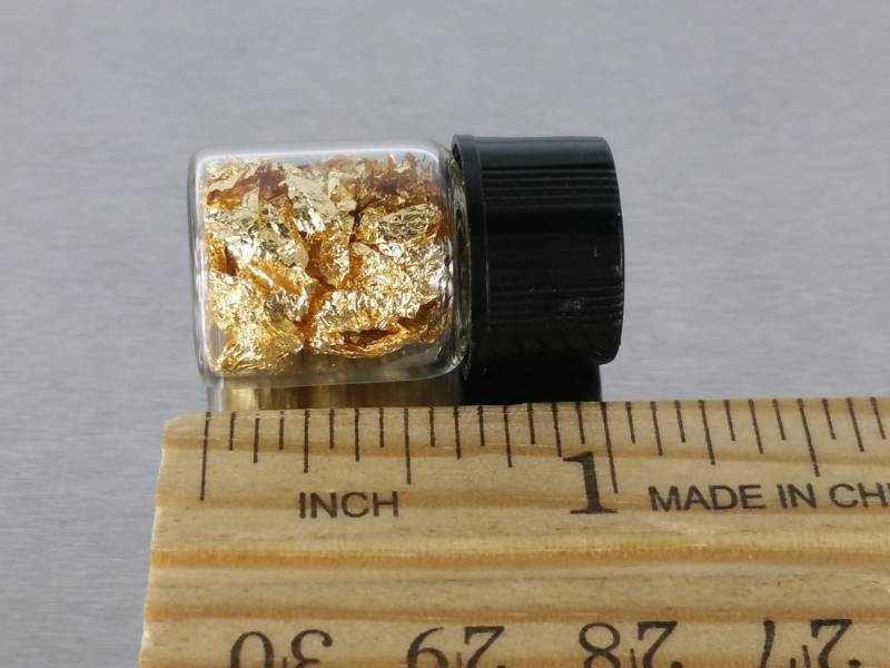 lot 124 image: Vial of Pure Gold Flakes
