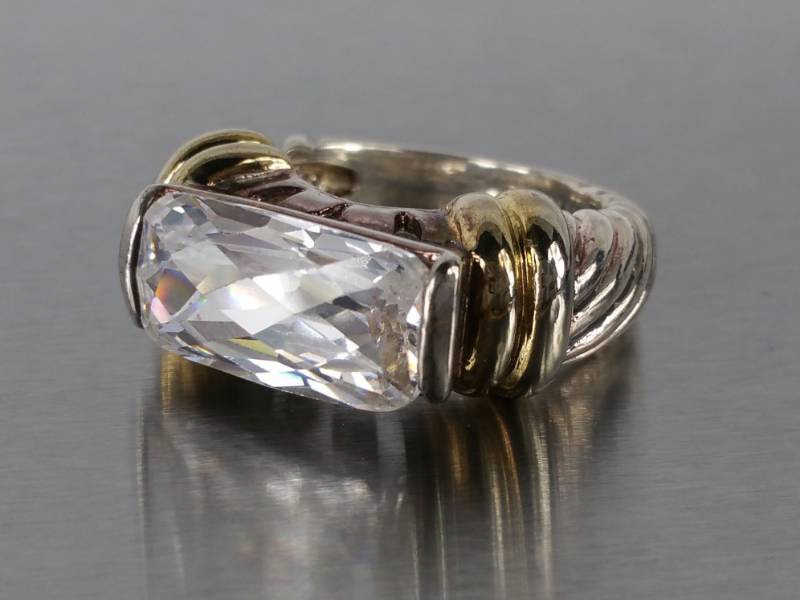 lot 129 image: Ladies Estate Ring in Sterling Silver