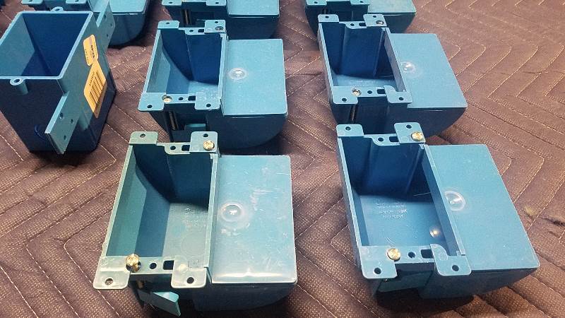 lot 16 image: Electrical Boxes