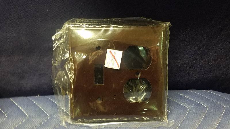 lot 25 image: Electrical Wallplate