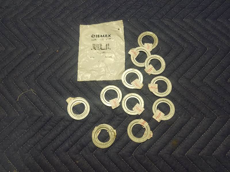 lot 43 image: Assorted Electrical Accessories
