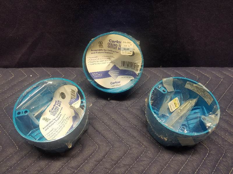 lot 44 image: Assorted Electrical Accessories