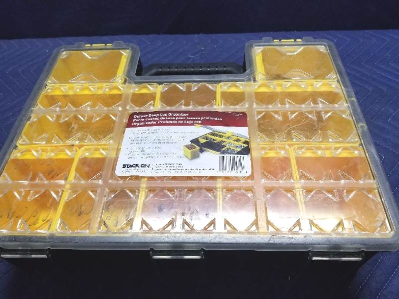 lot 105 image: Organizer