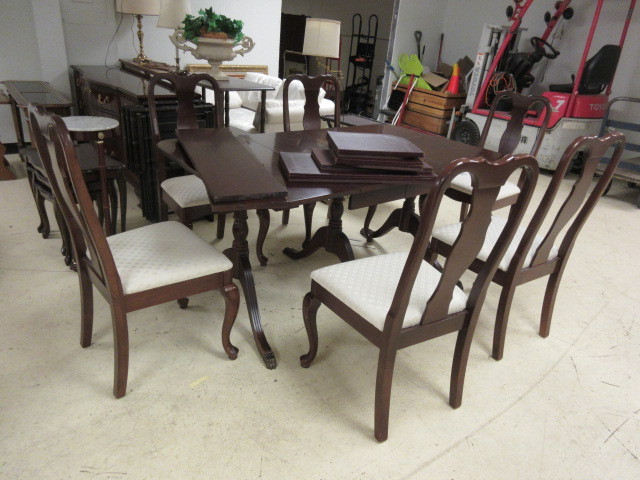 FORMAL TRADITIONAL DINING SET