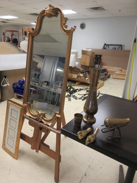MIRROR AND ACCESSORIES