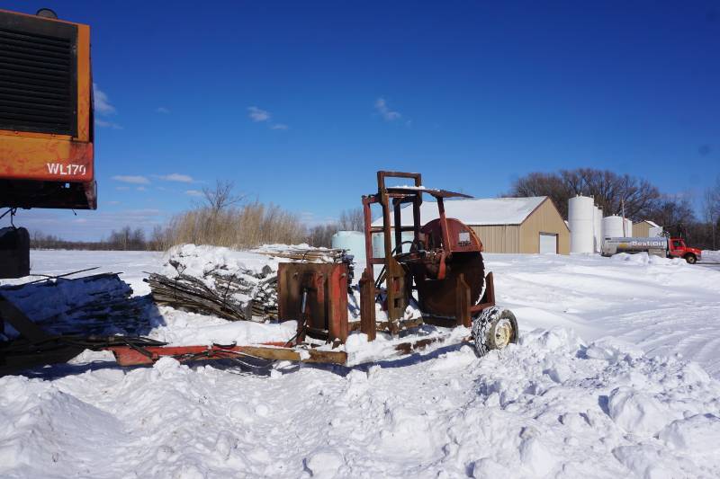 lot 7 image: 1994 Serco Model 170-A Self Propelled Log Loader With Siro 60 Slasher Saw