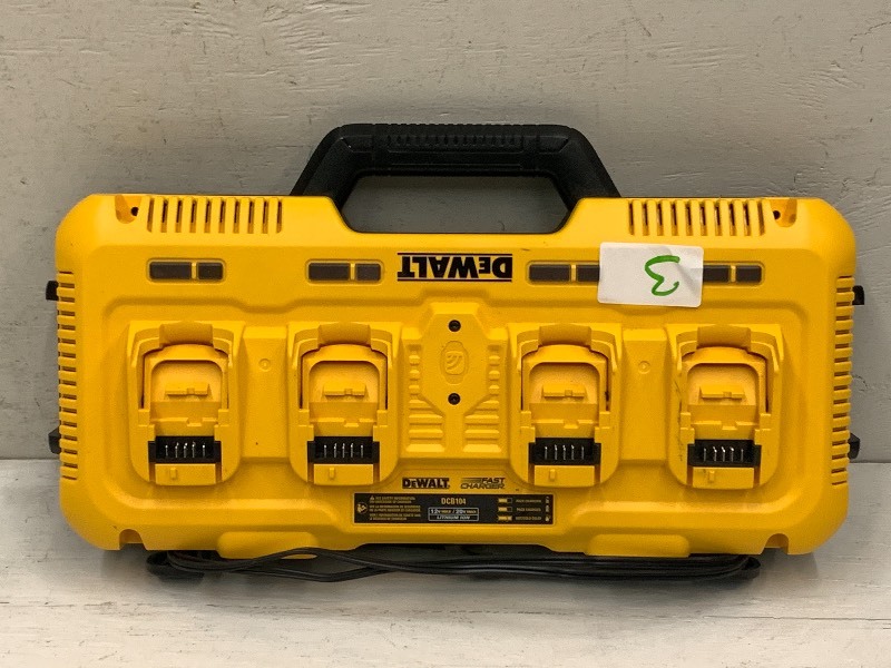 lot 3 image: DeWalt 4-Port Fast Charger