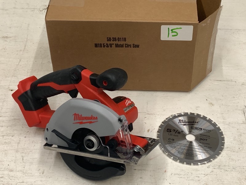 lot 15 image: Milwaukee M18 5 38 Metal Saw