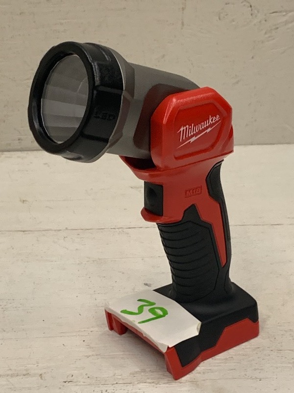 lot 39 image: Milwaukee M18 LED Worklight