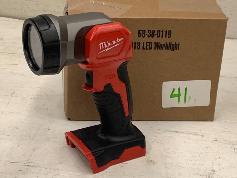 lot 41 image: Milwaukee M18 LED Worklight