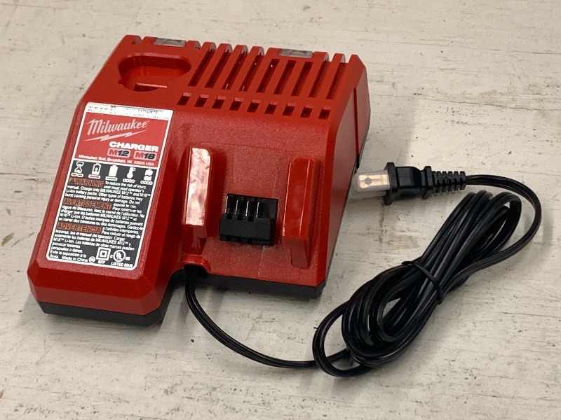 lot 46 image: Milwaukee M12  M18 Charger
