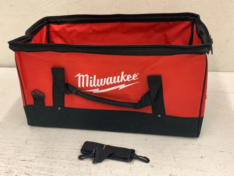 lot 65 image: Milwaukee Tool Bag