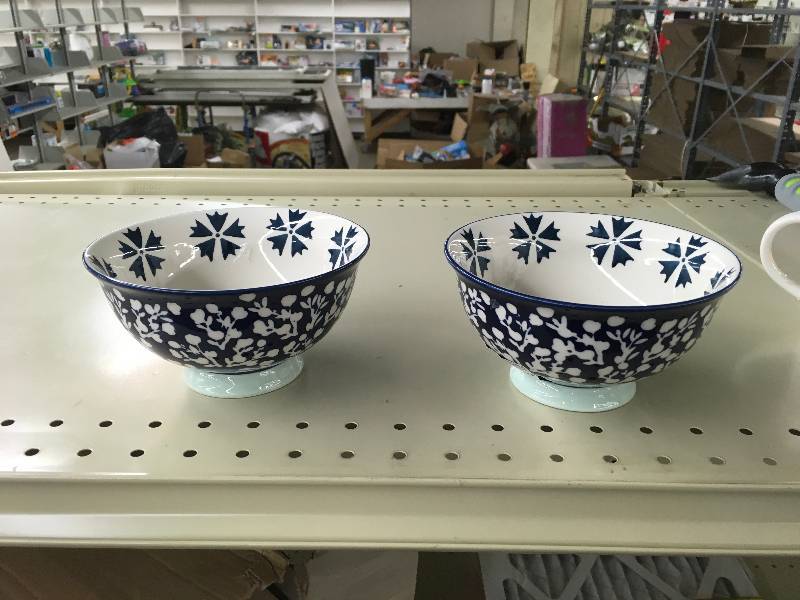lot 421 image: Threshold Stoneware Bowls, Retail $10.99