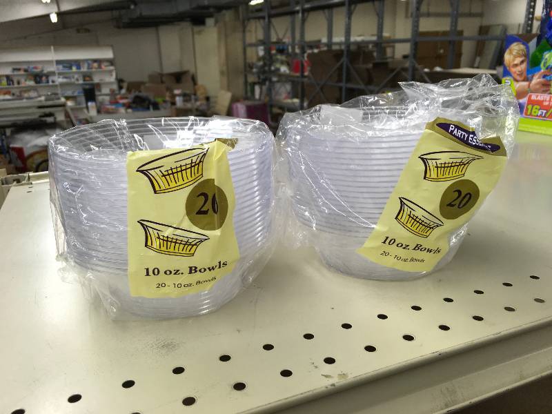 lot 425 image: Two 20 Packs of 10 Oz. Bowls