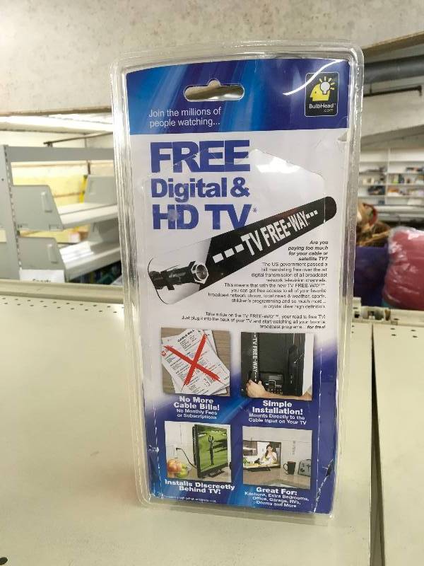 lot 433 image: TV Free-Way Digital Antenna, Retail $14.99