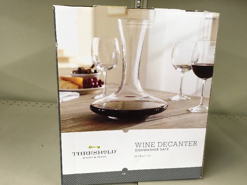 lot 450 image: Threshold Wine Decanter, Retail $13.00