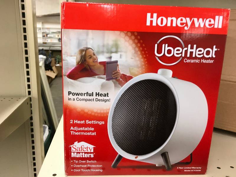 lot 461 image: Honeywell UberHeat, Retail $34.99