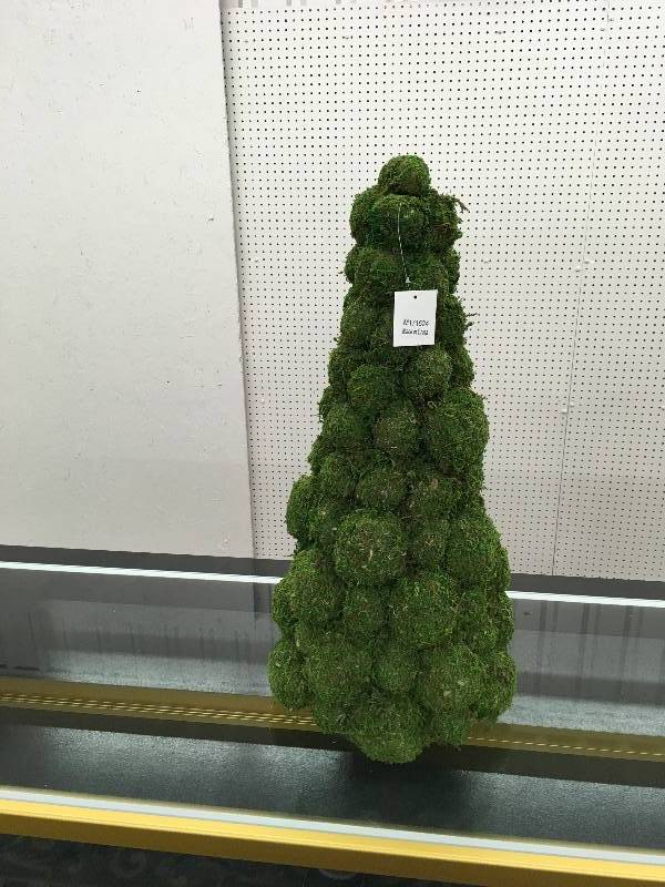 lot 462 image: Mini Christmas Tree