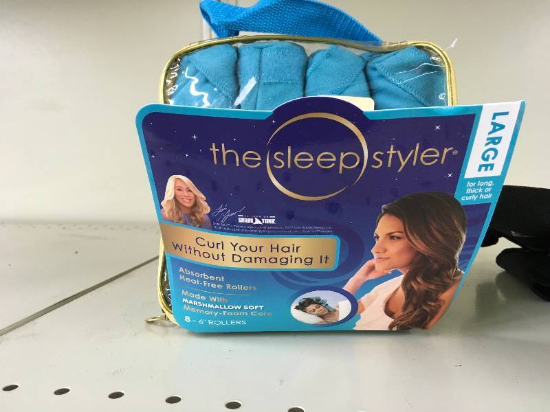 lot 464 image: The Sleep Styler Large Curls, Retail $29.99