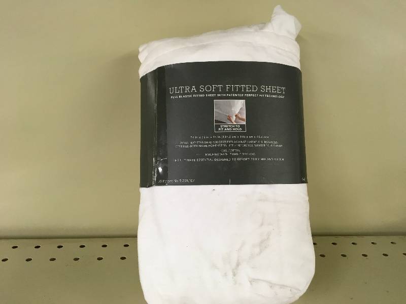 lot 466 image: Threshold Ultra Soft Fitted Sheet, Retail $17.99