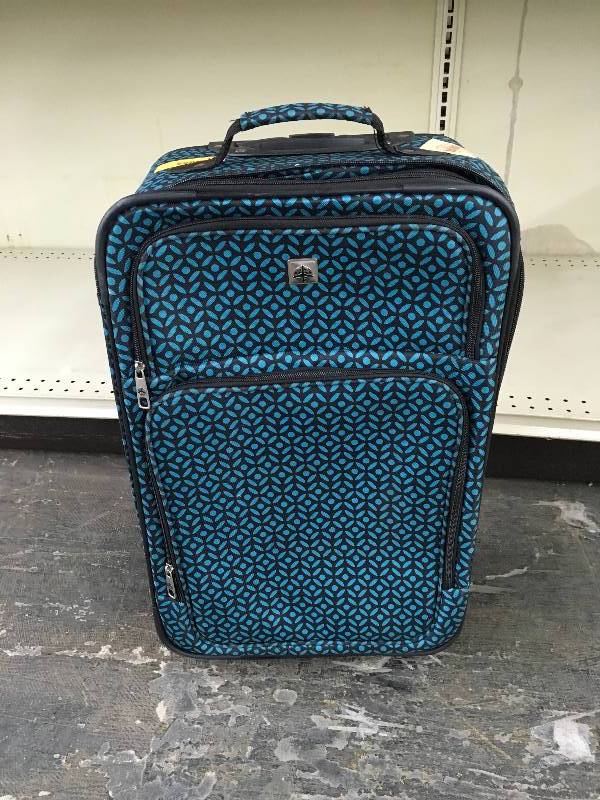 lot 474 image: Skyline Carry On Luggage, Retail $39.99