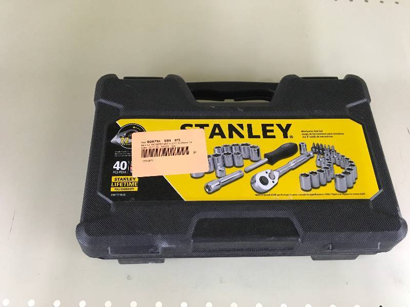 lot 493 image: Stanley 40 Piece Mechanics Socket Set, Retail $19.99