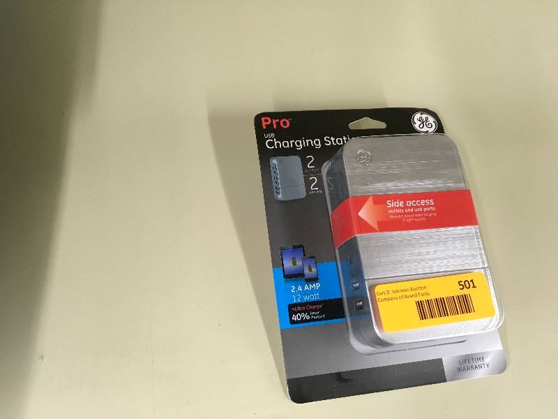 lot 501 image: General Electric USB Charging Station, Retail $15.99