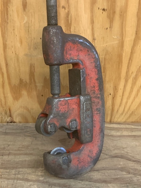 lot 6 image: Ridgid Pipe Cutter & Reamer