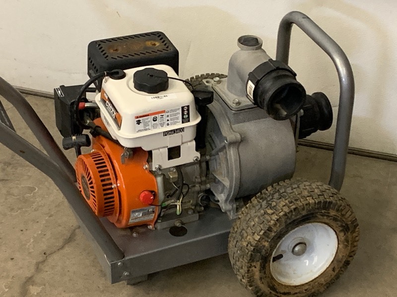 lot 10 image: Universal Power Equipment Trash Pump