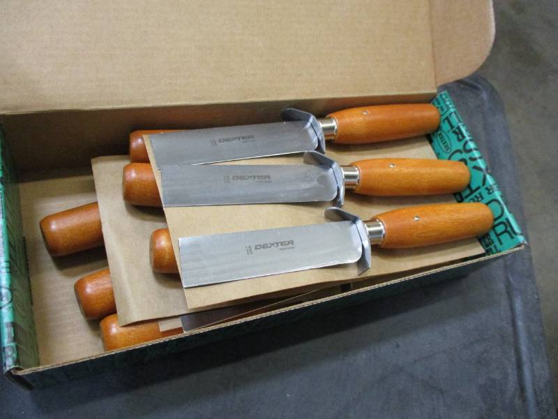 lot 3 image: 4 x 1 Rubber Knife-12 Units