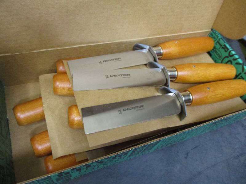 lot 5 image: 4 x 1 Rubber Knife-12 Units