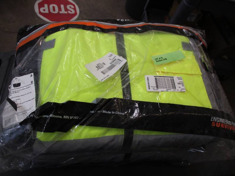lot 10 image: Hi Vis Safety Jacket