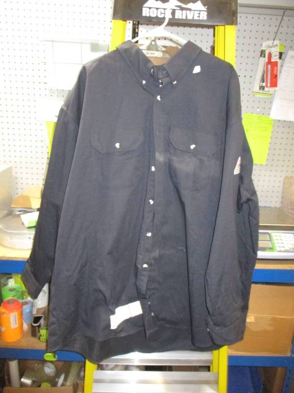 lot 21 image: Bulwark FR Shirts