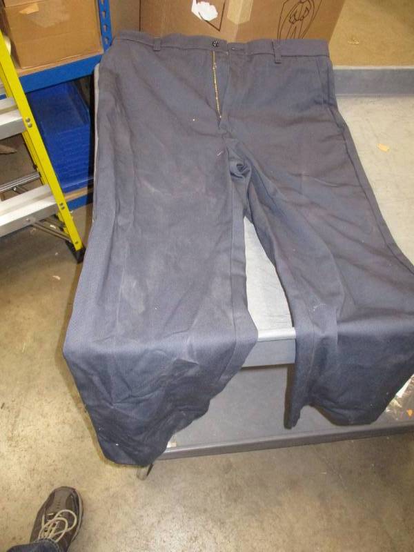 lot 22 image: Bulwark FR Pants