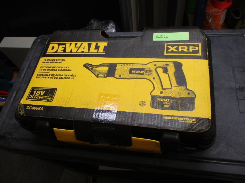 lot 27 image: DeWalt 18V Cordless Shear Kit