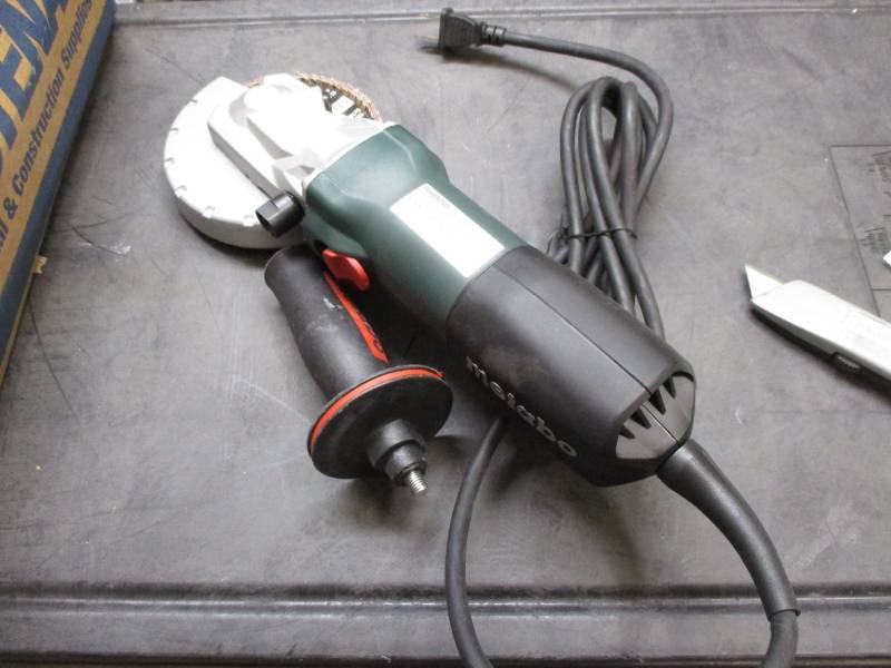 lot 30 image: Metabo 5 Grinder