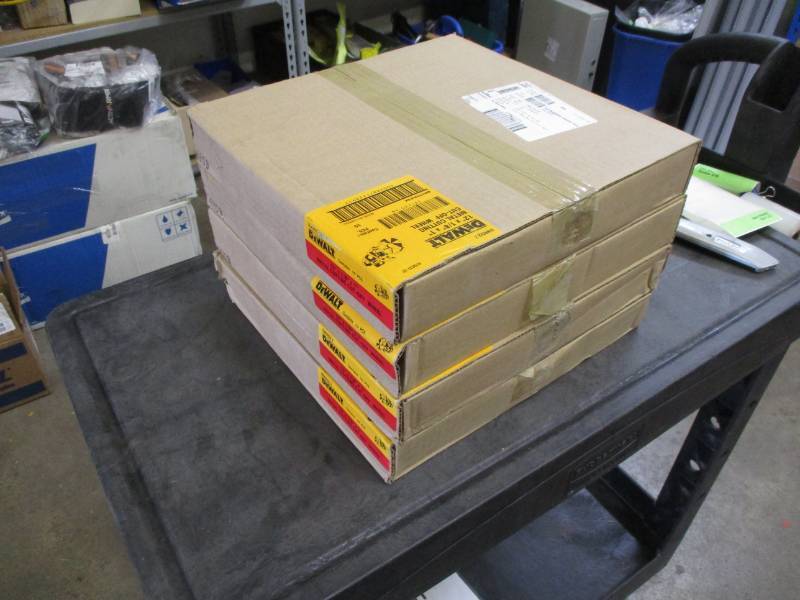 lot 35 image: 12 Metal Cutting Wheels