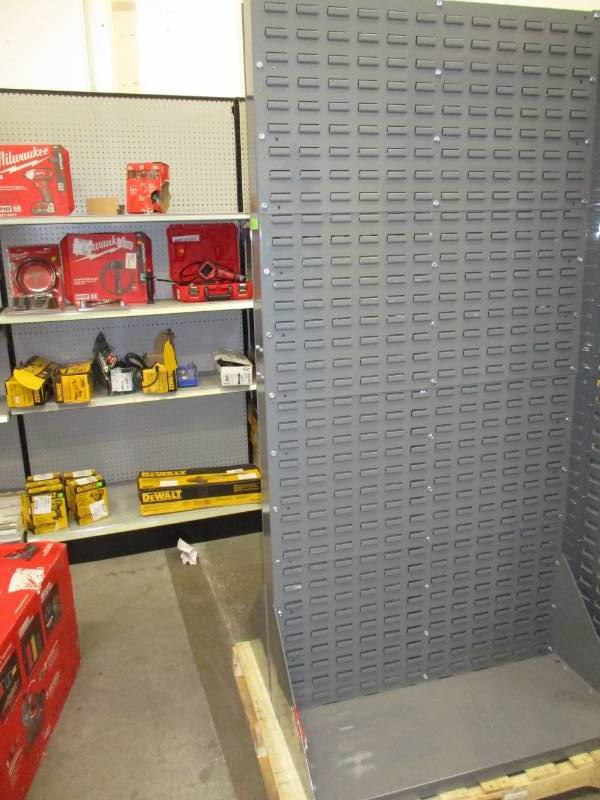 lot 51 image: Louvered Racking
